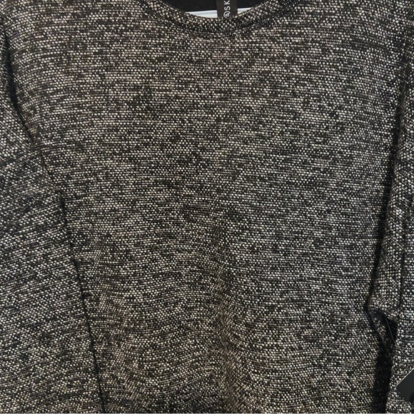 Askya | Sweater - Picture 2 of 3